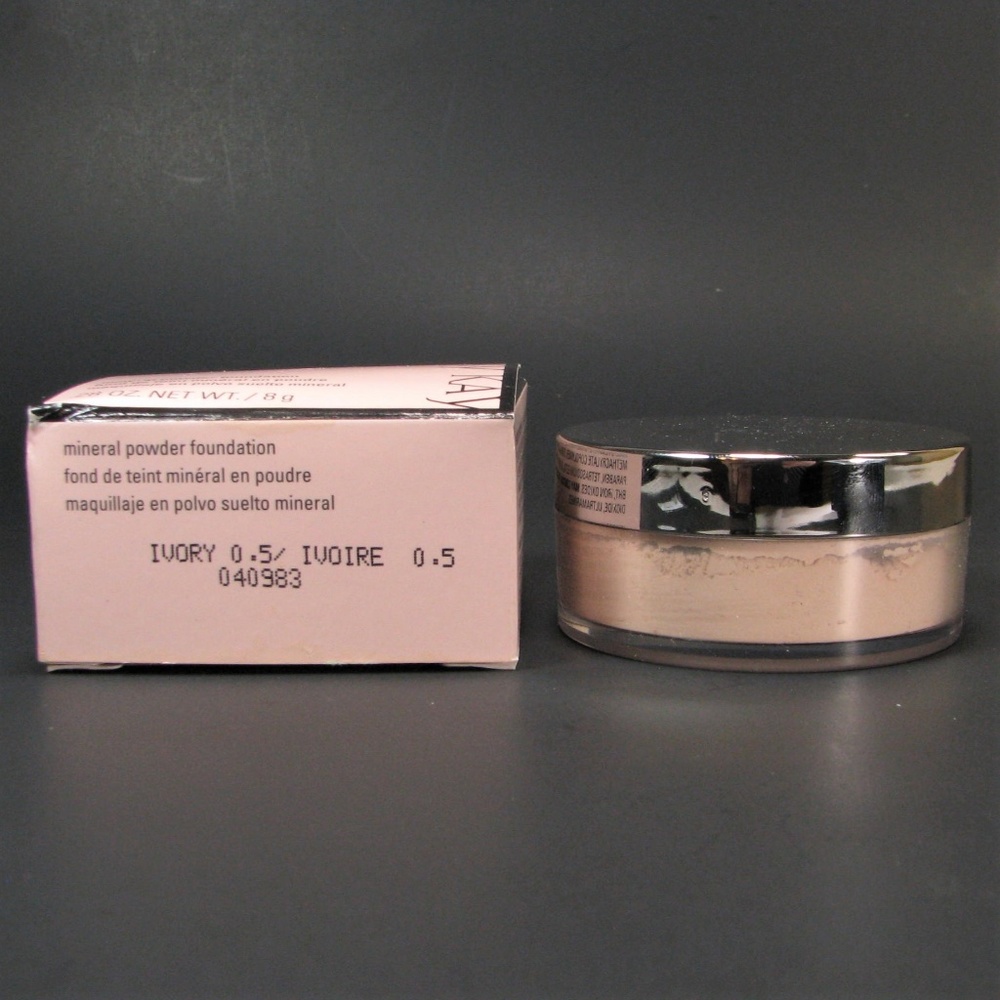 Mary Kay Mineral Powder Foundation Ivory 0.5